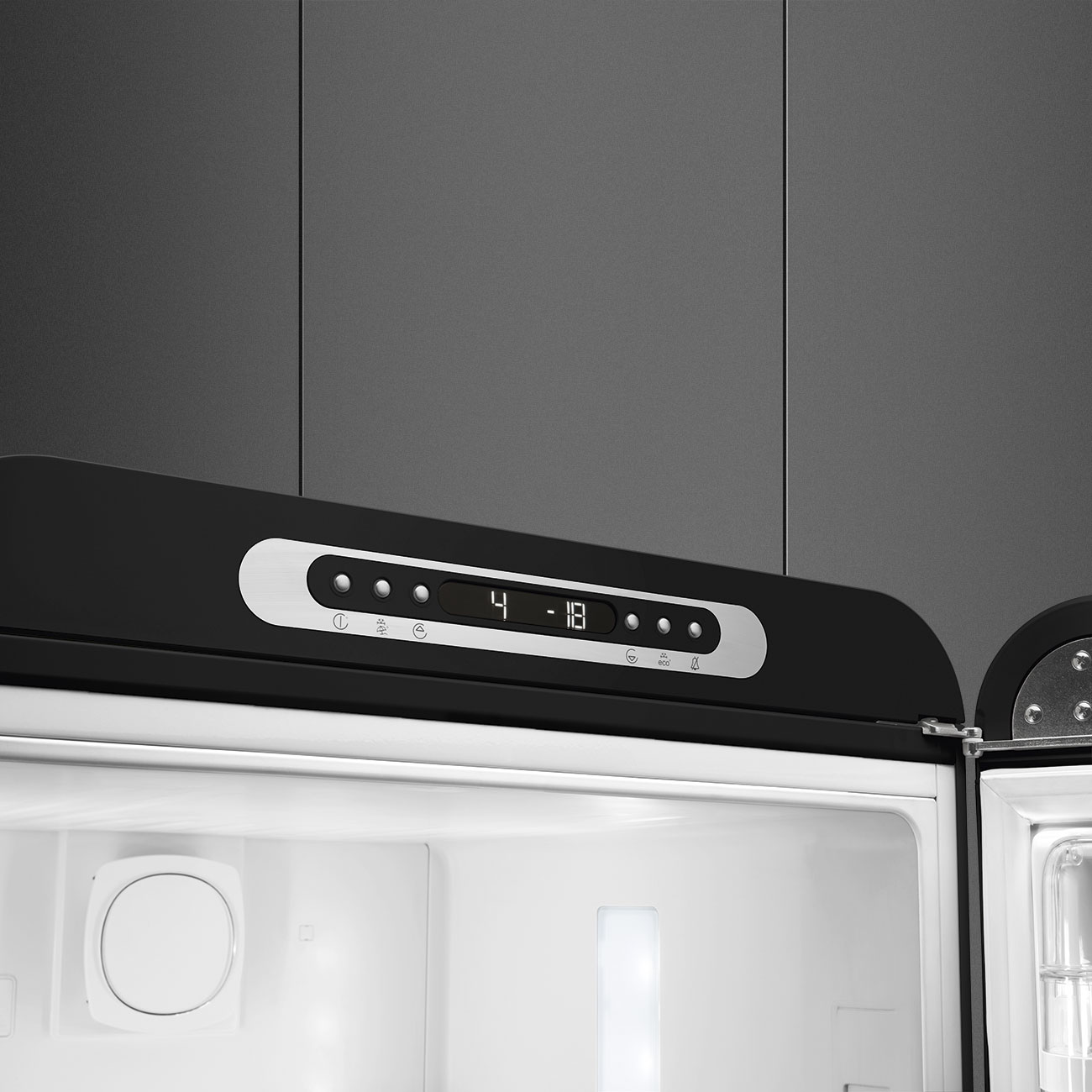 Smeg FAB32RBLM6 Retro-Kühl-/Gefrierkombination in Schwarz-Matt – Galerieansicht 4