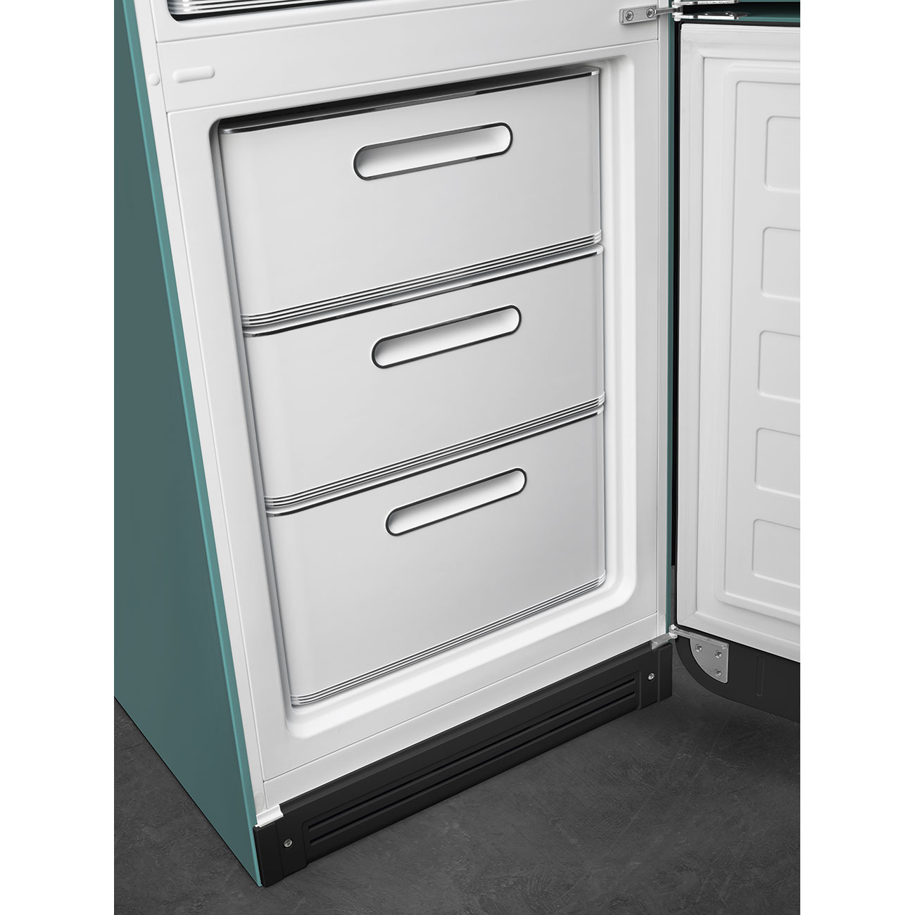 Smeg FAB32REGM6 Retro-Kühl-/Gefrierkombination in Emerald Green-Matt – Galerieansicht 4