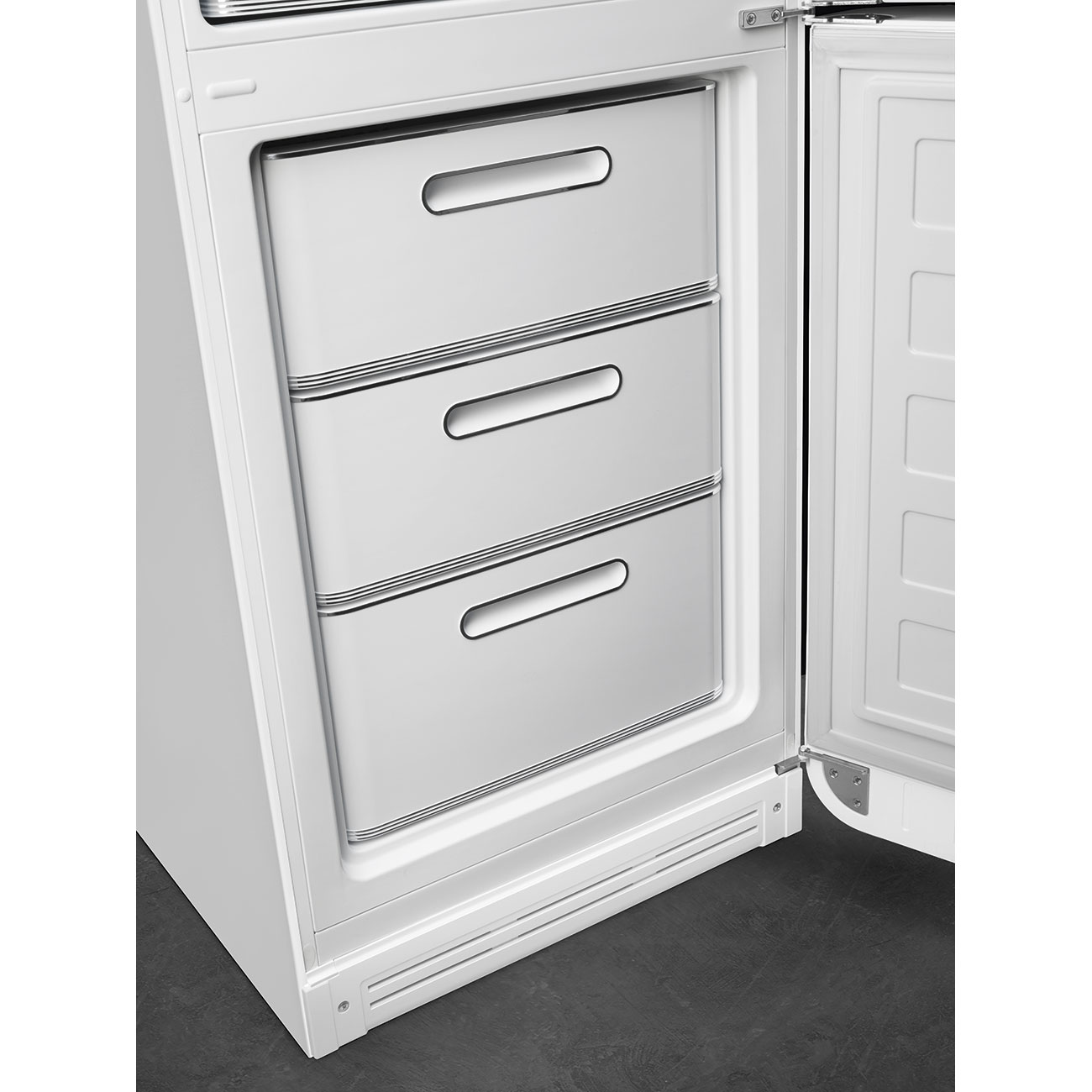 Smeg FAB32RWHM6 Retro-Kühl-/Gefrierkombination in Weiß-Matt – Galerieansicht 4