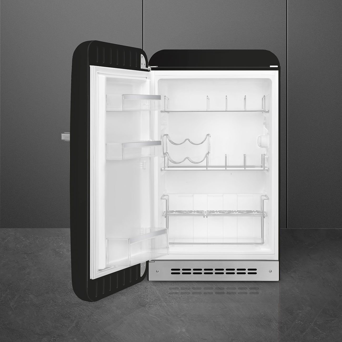 Smeg FAB10HLBL6 Minibar Getränkecenter Schwarz – Innenansicht