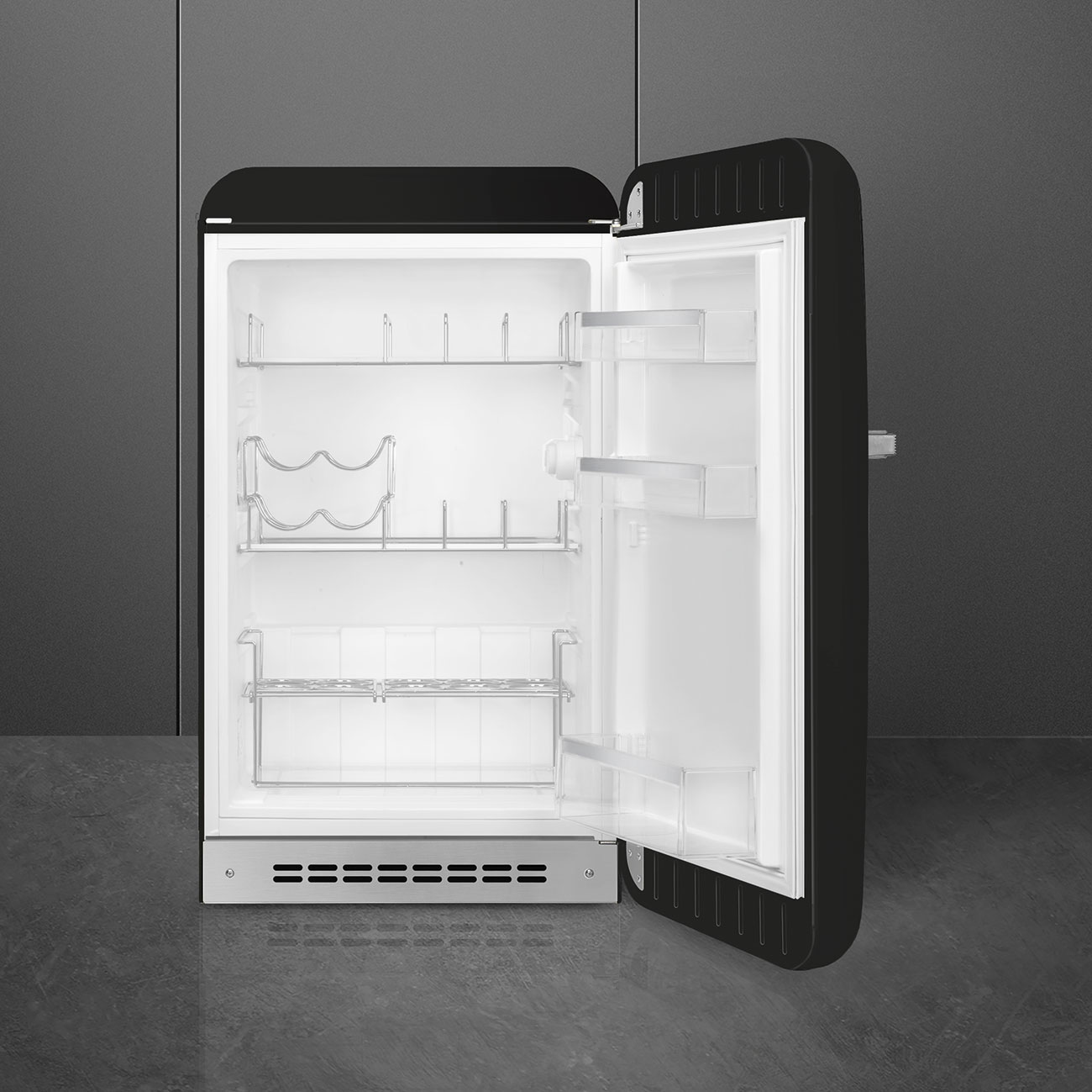 Smeg FAB10HRBL6 Minibar Getränkecenter Schwarz – Innenansicht