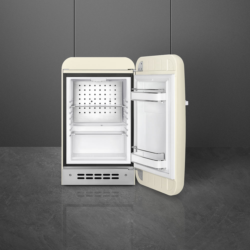Smeg FAB5RCR6 Minibar Retrokühlschrank Creme – Innenansicht