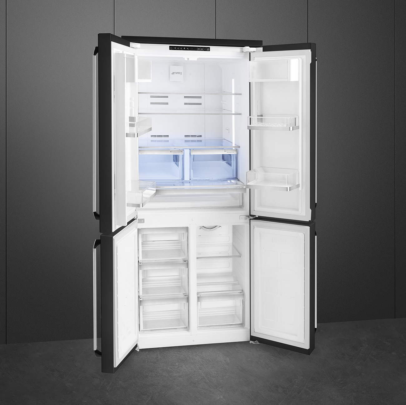 Smeg FQ960BL6 French-Door Kühl-Gefrierkombination Schwarz – Innenansicht