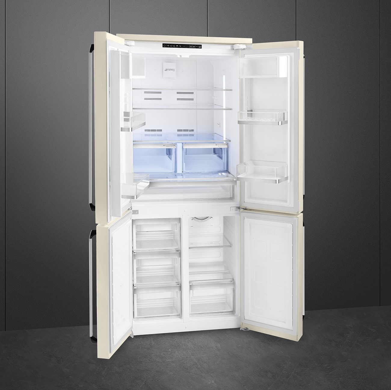 Smeg FQ960P6 French-Door Kühl-Gefrierkombination Creme – Innenansicht