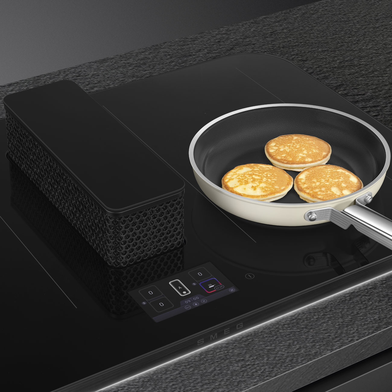 Smeg HHSL7845MB Induktionskochfeld mit integriertem Muldenlüfter – Ansicht