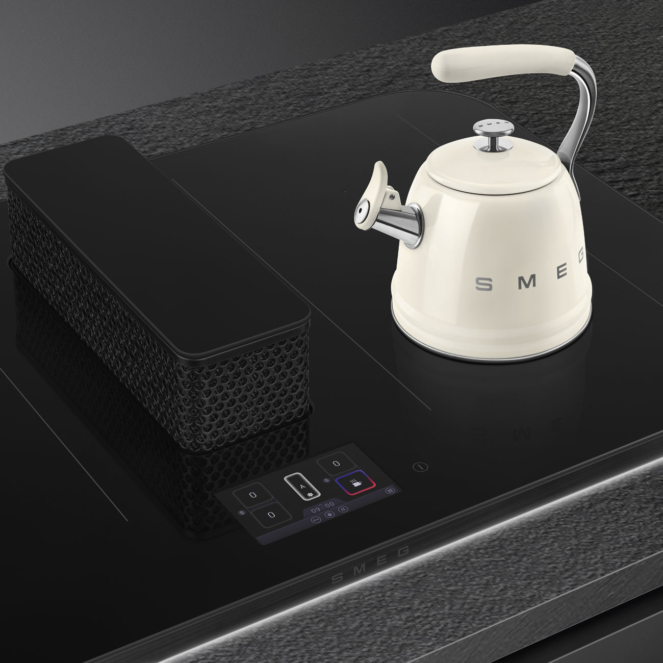 Smeg HHSL7845MB Induktionskochfeld mit integriertem Muldenlüfter – Ansicht